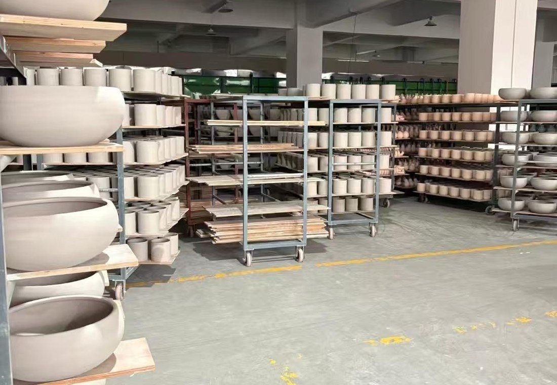 Proceso de fabricación de tazas tazones y vajillas de cerámica