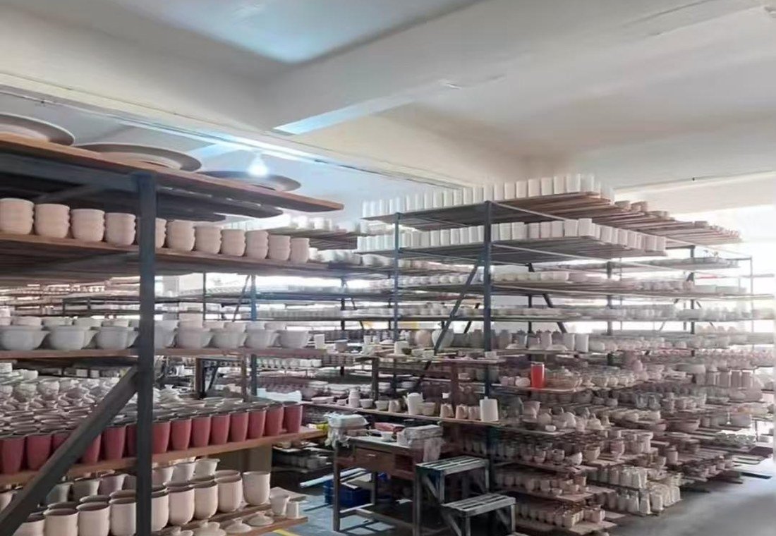Almacén de productos de porcelana y cerámica LozaPro